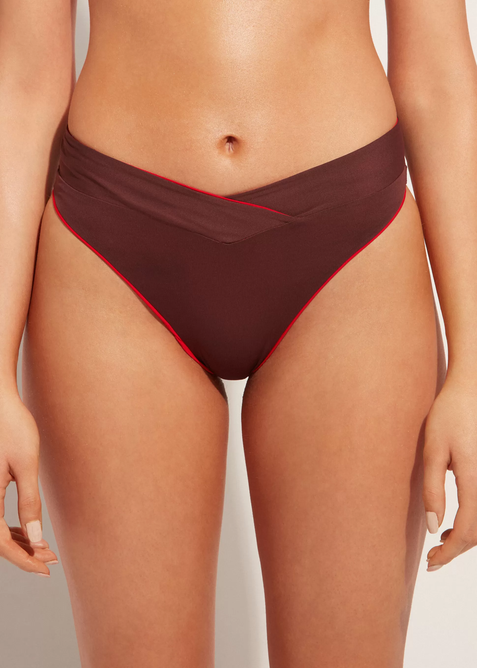 Bas De Maillot Bresilien Taille Haute Avec Coupe En V Indonesia*Calzedonia Discount